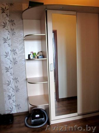 шкаф-купе на 2 двери с зеркалом, полки с левой стороны - Изображение #1, Объявление #1543464
