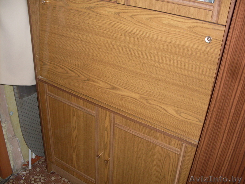 очень очень срочно продам шкаф и секретерь - Изображение #3, Объявление #577452